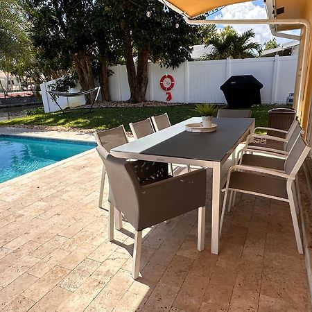New! Waterfront Heated Pool & Jacuzzi 2 Mi To Beach - Fishing Pier Relaxing Spa & Hammock フォート・ローダーデール エクステリア 写真